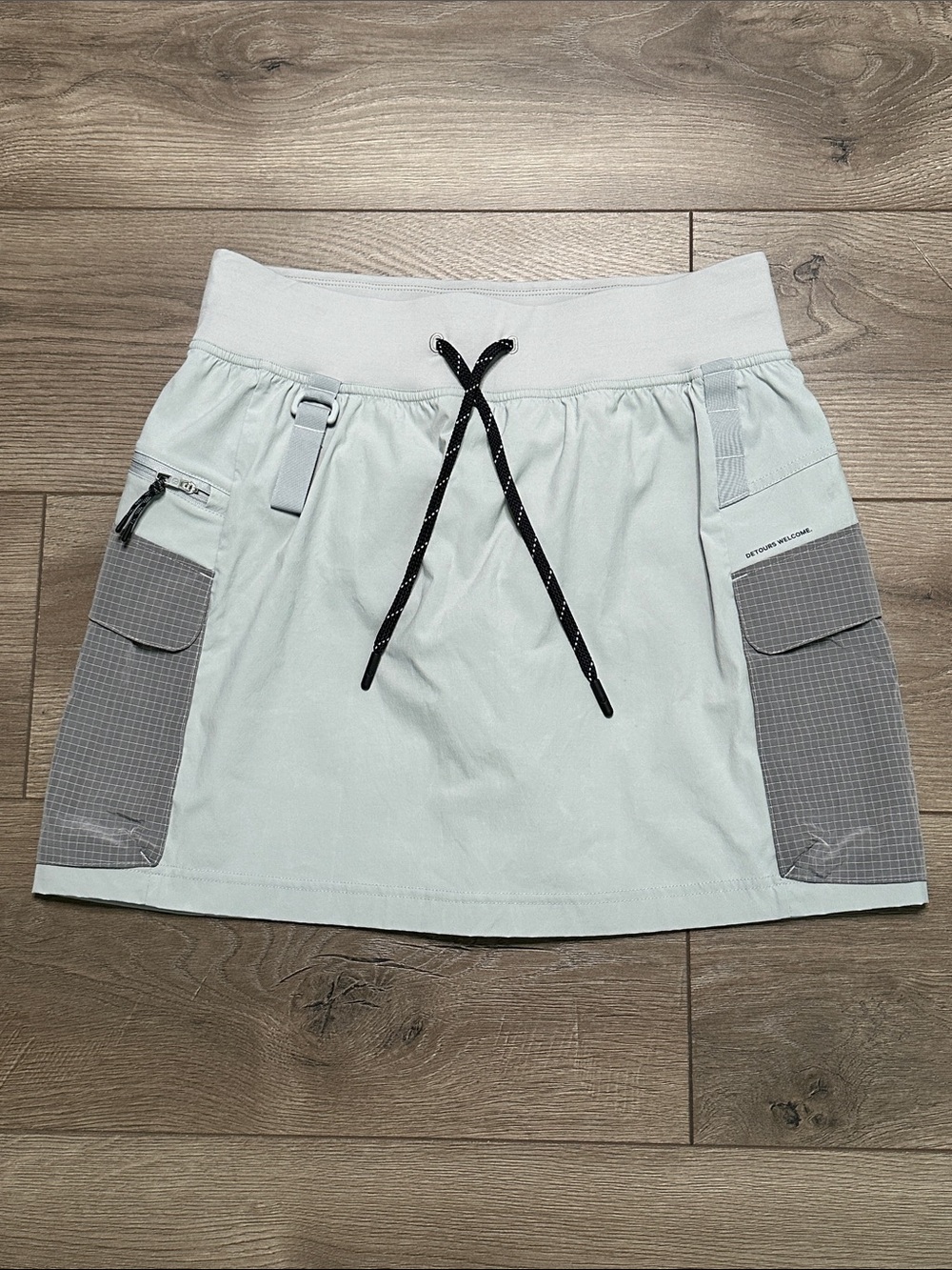 Lululemon Multi-Pocket Cargo High-Rise Hiking Skirt Seal Grey Size 8